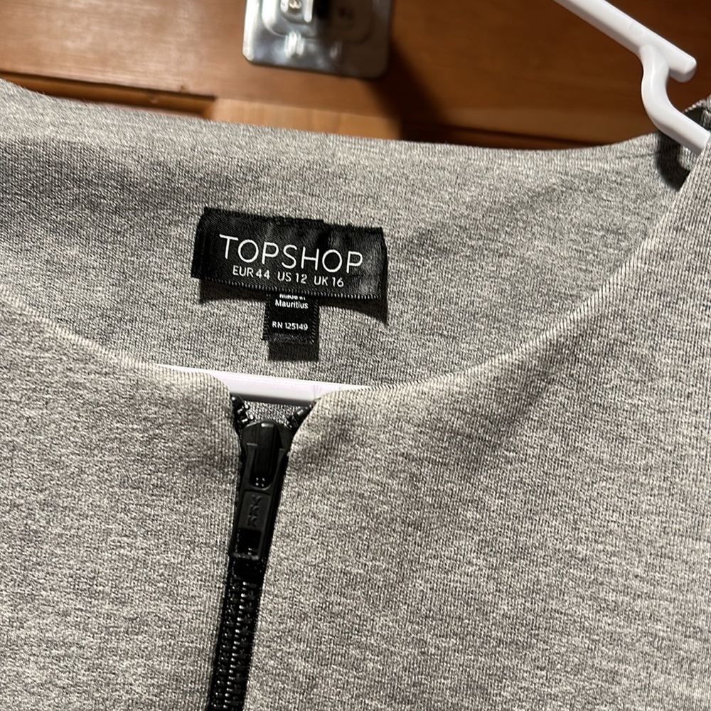 Top shop size 12 zip up top good condition - Picture 2 of 4